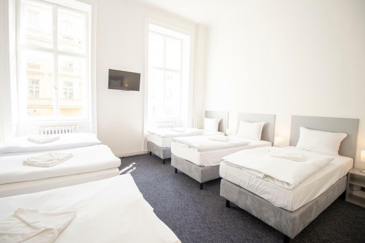 Deluxe Octuple Room External Private Bathroom 2